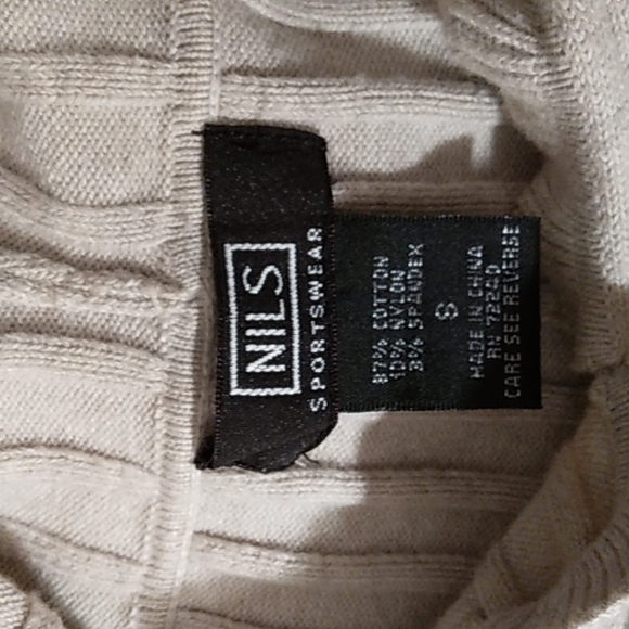 NILS SPORTSWEAR RIBBED AND RUFFLED CREAM HOODIE W/KANGAROO POCKET - Picture 9 of 9